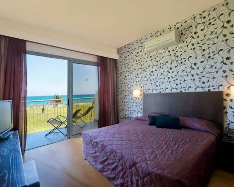 Natura Beach Hotel & Villas