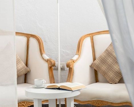 White Suites Resort
