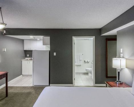 Hotel Faubourg Montreal-1
