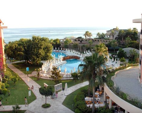 Palmeras Beach Hotel