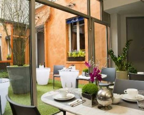 Le Petit Oberkampf Hotel & Spa-1