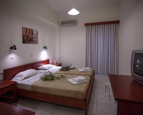 Ammoudi Hotel