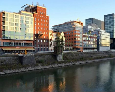 Courtyard Düsseldorf Hafen-1