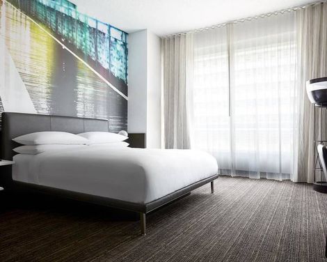 New York Marriott at the Brooklyn Bridge