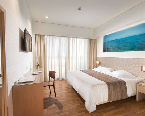 Alexandra Hotel