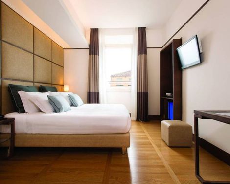 The Independent Hotel-1