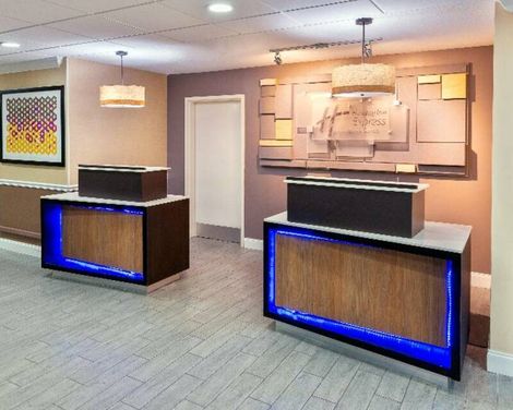 Holiday Inn Express & Suites Naples North - Bonita Springs-1