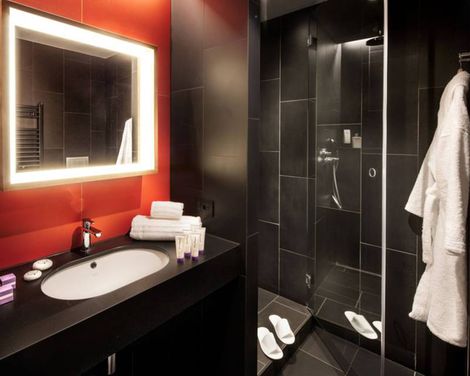 Glam Hotel