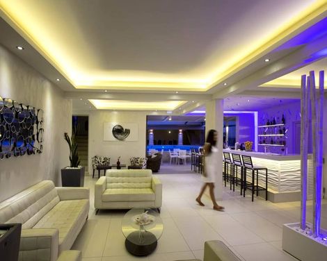 La Stella Suites