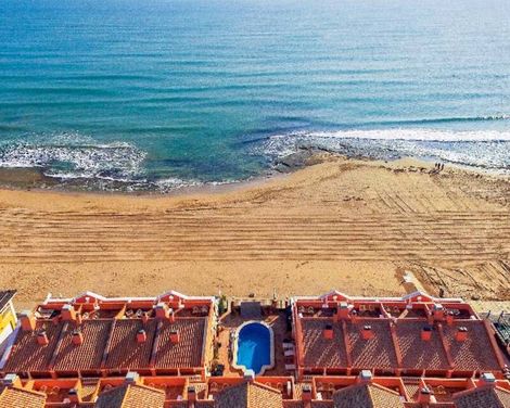 Lloyds Beach Club