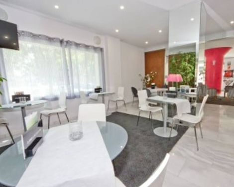 Aparthotel Atenea Vallès-1