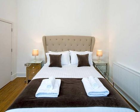 Edinburgh Castle Apartments And Suites
