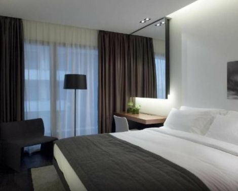 The Met Hotel