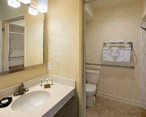 Golden Sails Hotel