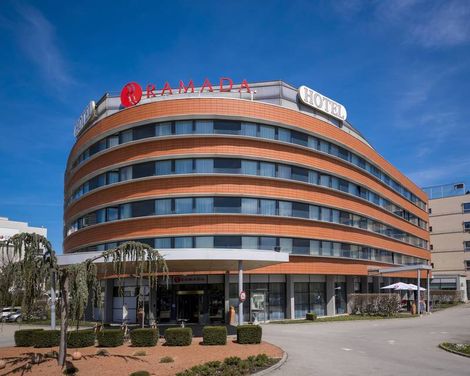 Ramada Graz by Wyndham-1
