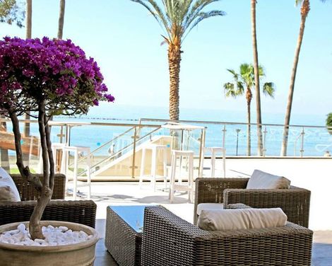 Poseidonia Beach Hotel