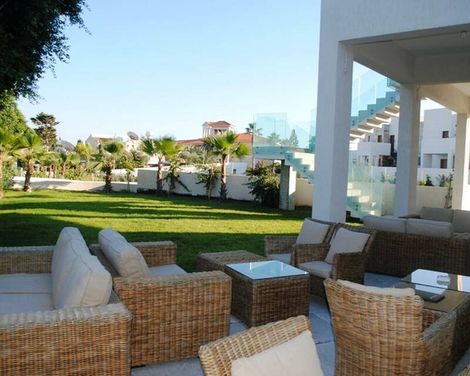 Amphora Hotel & Suites
