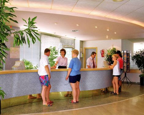 Caprici Beach Hotel & Spa