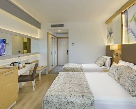 Glamour Resort & Spa