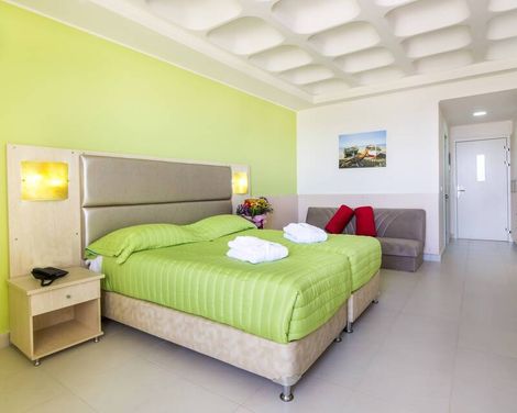 Kouros Palace Hotel