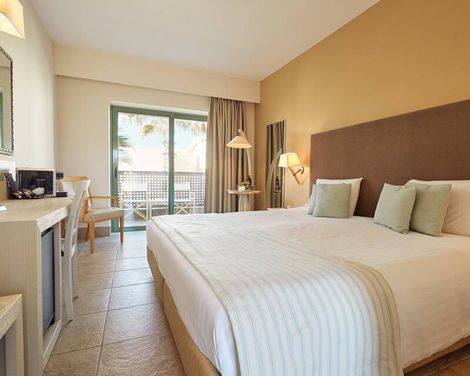 Giannoulis Grand Bay Beach Resort