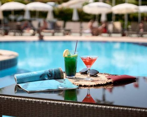 Club Titan Hotel