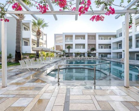 Mythos Hotel & Apartments