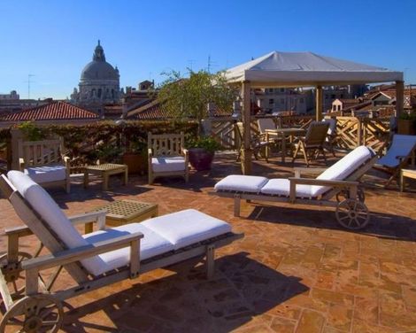 Hotel Saturnia & International