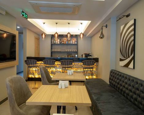 Alesta Midtown Apart Hotel