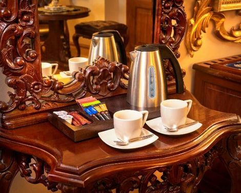 Iron Gate Hotel & Suites