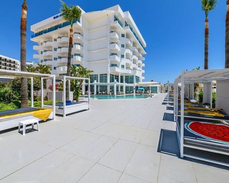 Tasia Maris Sands Hotel
