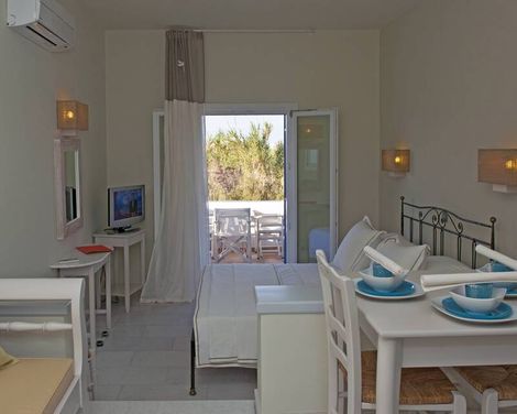 Ammos Naxos Exclusive Apartments & Spa-3