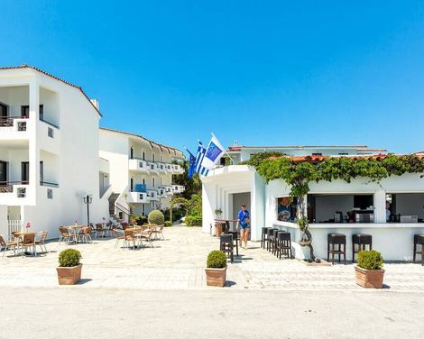 Xenios Dolphin Beach Hotel
