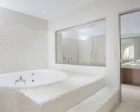 Splendour Hotel & Suites