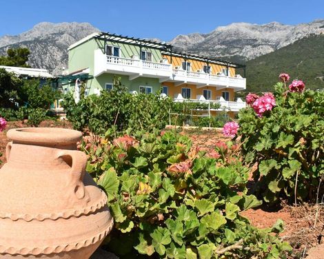 Lefkorama Hotel
