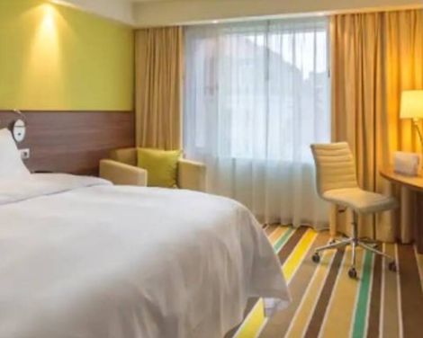 Hampton by Hilton Warsaw City Centre-3
