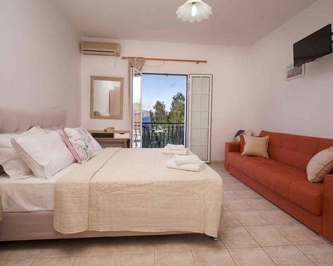 Dimitris Studios