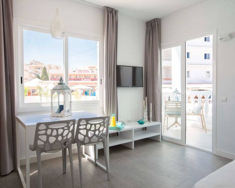 ENDLSS Beach & Disco Hotel Ibiza Adults Only