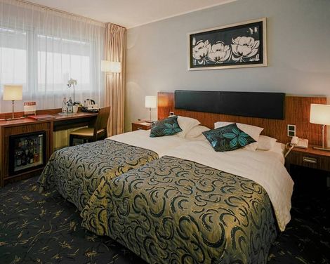 Avalon Hotel & Conferences-2