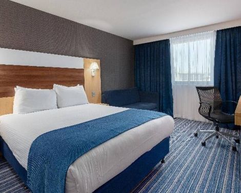Holiday Inn Express Leigh - Sports Village