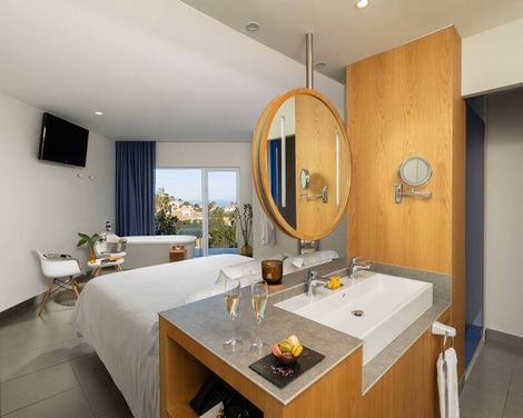Higueron Hotel Malaga, Curio Collection by Hilton-3