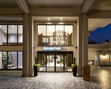 DoubleTree by Hilton Hotel & Suites Victoria-3