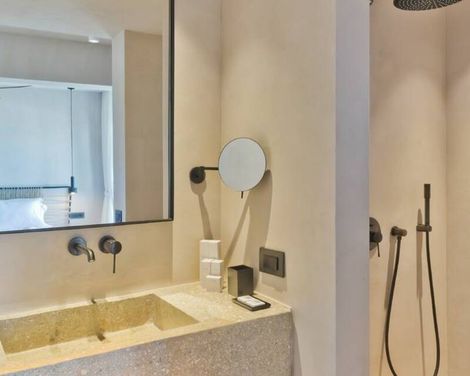 Almi Luxury Rooms