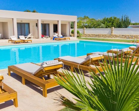 Alea Hotel & Suites