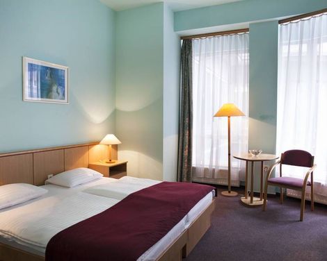City Hotel Pilvax-1
