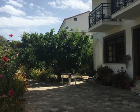 Alekos Rooms and Apartments-2