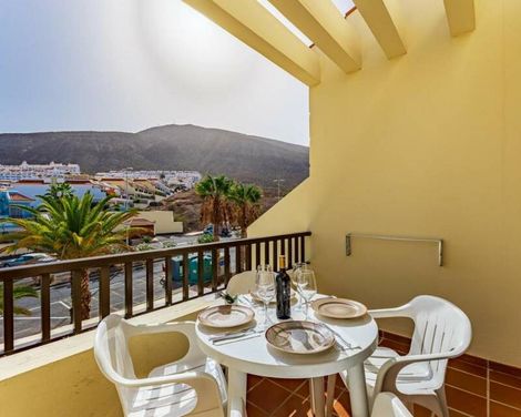 Klayman Olivina Aparthotel