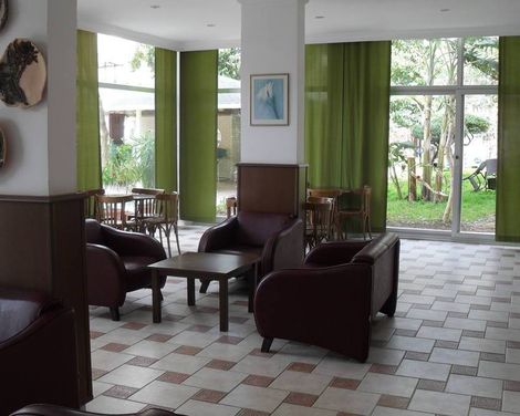 The S Apart & Suit Hotel