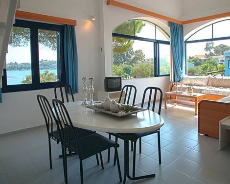 Govino Bay