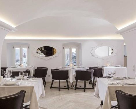 Canaves Oia Suites